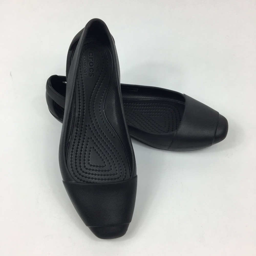 Crocs Sienna Cut Out Closed Toe Comfort Flats Sz 7
